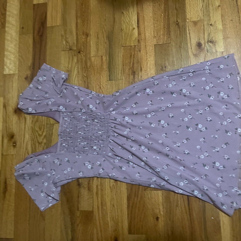 Cute hollister dress in size xs only worn once - Picture 2 of 5